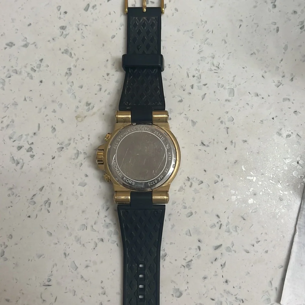 Watch - Picture 3 of 4
